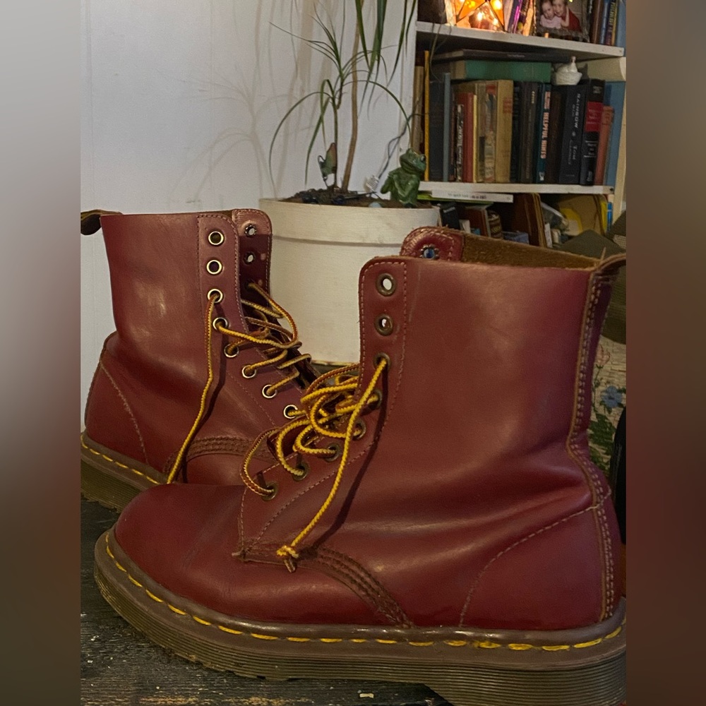 Vintage cherry res  Dr Martens .. made in England